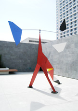 Alexander Calder sculpture on SFMOMA rooftop garden