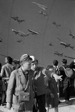 Cartier-Bresson, kids at world's fair