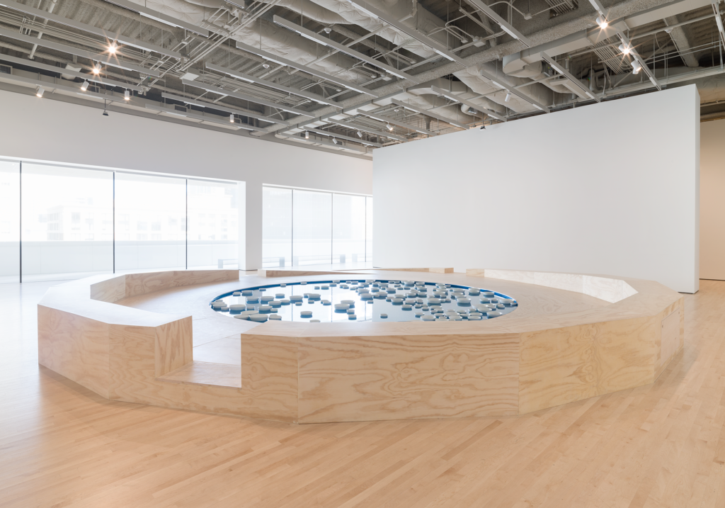A gallery shows a pond filled with white bowls, Boursier-Mougenot, Soundtracks